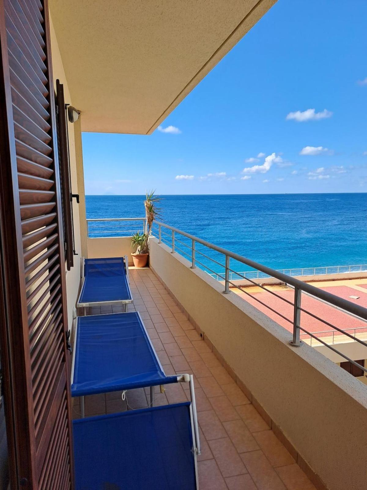 Sea House Bagnara Calabra Apartment Exterior photo