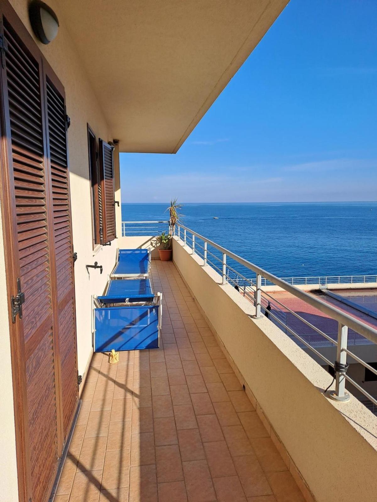 Sea House Bagnara Calabra Apartment Exterior photo